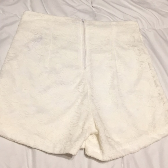 High waisted shorts - Picture 2 of 3